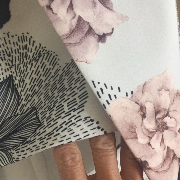 Ladies skirt - Picture 2 of 6